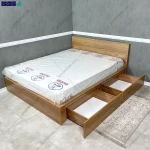 نمای ثانویه از تخت خواب مروارید با کشو های باز