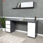 میز تحریر وانیا