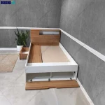 نمای روبرو از تخت خواب شایراد با درب کمد باز از gami no